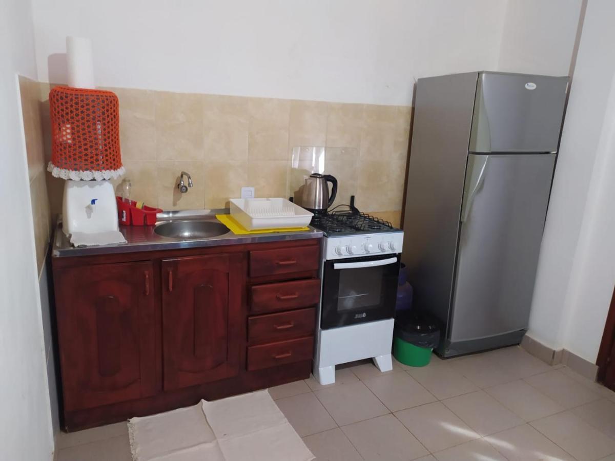 Miguel Departamentos 1 Apartment ปูแอร์โตอีกวาซู ภายนอก รูปภาพ